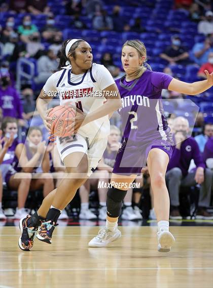 Thumbnail 2 in Hardin-Jefferson vs. Canyon (UIL 4A Final) photogallery.