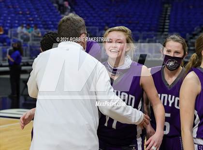 Thumbnail 2 in Hardin-Jefferson vs. Canyon (UIL 4A Final) photogallery.
