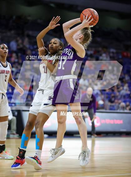 Thumbnail 2 in Hardin-Jefferson vs. Canyon (UIL 4A Final) photogallery.