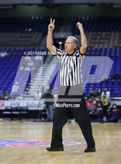 Thumbnail 2 in Hardin-Jefferson vs. Canyon (UIL 4A Final) photogallery.