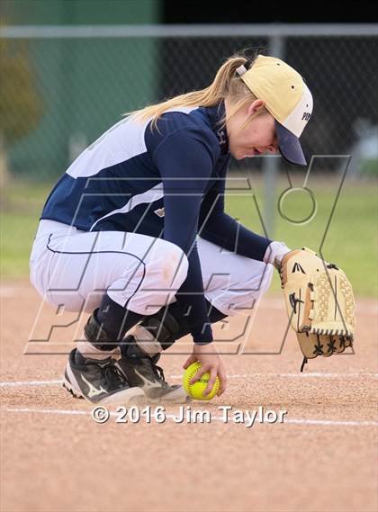 Thumbnail 1 in Santo vs Perrin (Game 1) photogallery.