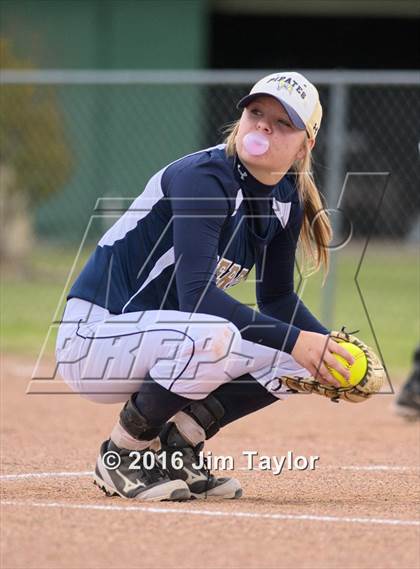 Thumbnail 2 in Santo vs Perrin (Game 1) photogallery.