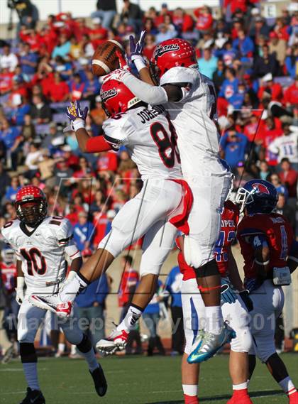 Thumbnail 3 in Cedar Hill @ Cooper (UIL 5A D2 Regional Playoff) photogallery.