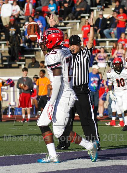 Thumbnail 3 in Cedar Hill @ Cooper (UIL 5A D2 Regional Playoff) photogallery.