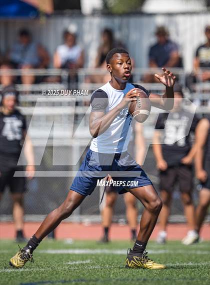 Thumbnail 2 in La Sierra vs Servite (7 on 7 Brave 8 Invitational) photogallery.