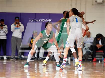 Thumbnail 3 in Tampa Catholic vs. Hillcrest Prep (Holiday Invitational) photogallery.