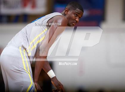 Thumbnail 3 in Tampa Catholic vs. Hillcrest Prep (Holiday Invitational) photogallery.