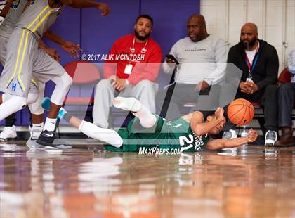 Thumbnail 2 in Tampa Catholic vs. Hillcrest Prep (Holiday Invitational) photogallery.