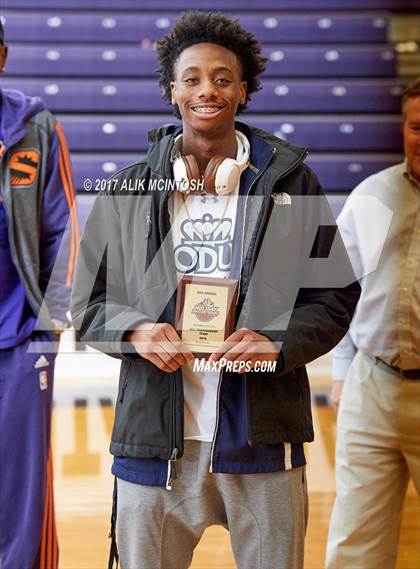 Thumbnail 1 in Tampa Catholic vs. Hillcrest Prep (Holiday Invitational) photogallery.