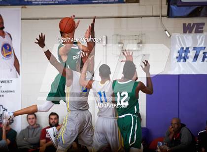 Thumbnail 2 in Tampa Catholic vs. Hillcrest Prep (Holiday Invitational) photogallery.