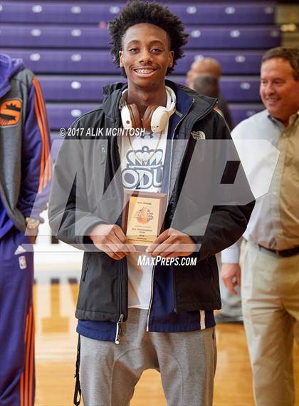 Thumbnail 2 in Tampa Catholic vs. Hillcrest Prep (Holiday Invitational) photogallery.