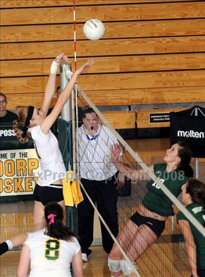 Thumbnail 3 in Thousand Oaks @ Moorpark photogallery.