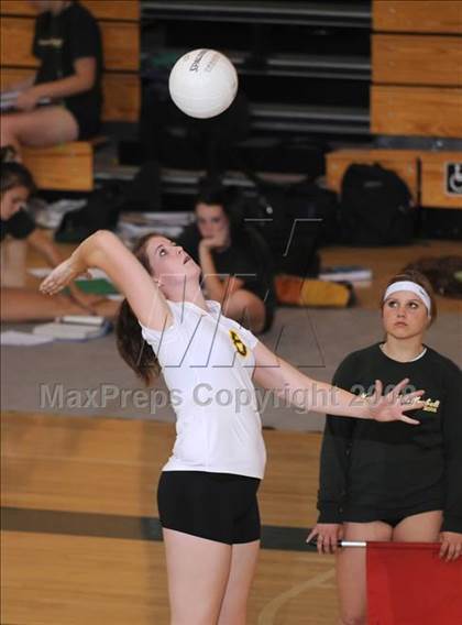 Thumbnail 1 in Thousand Oaks @ Moorpark photogallery.