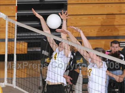 Thumbnail 3 in Thousand Oaks @ Moorpark photogallery.