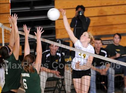 Thumbnail 1 in Thousand Oaks @ Moorpark photogallery.