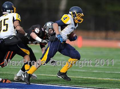 Thumbnail 2 in South Hadley vs. Putnam Vo-Tech (MIAA Division II West Final) photogallery.