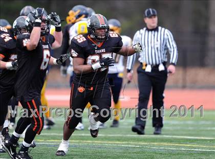 Thumbnail 1 in South Hadley vs. Putnam Vo-Tech (MIAA Division II West Final) photogallery.
