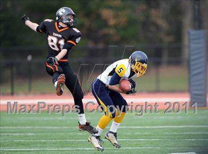 Thumbnail 3 in South Hadley vs. Putnam Vo-Tech (MIAA Division II West Final) photogallery.