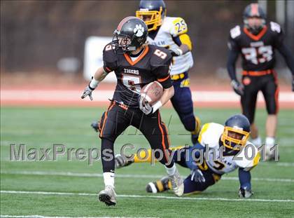 Thumbnail 2 in South Hadley vs. Putnam Vo-Tech (MIAA Division II West Final) photogallery.