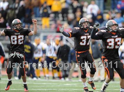 Thumbnail 1 in South Hadley vs. Putnam Vo-Tech (MIAA Division II West Final) photogallery.