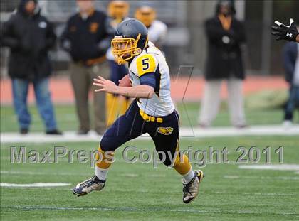 Thumbnail 3 in South Hadley vs. Putnam Vo-Tech (MIAA Division II West Final) photogallery.