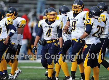 Thumbnail 1 in South Hadley vs. Putnam Vo-Tech (MIAA Division II West Final) photogallery.
