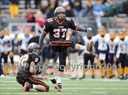 Thumbnail 3 in South Hadley vs. Putnam Vo-Tech (MIAA Division II West Final) photogallery.