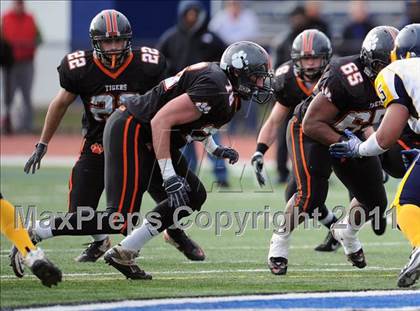Thumbnail 2 in South Hadley vs. Putnam Vo-Tech (MIAA Division II West Final) photogallery.