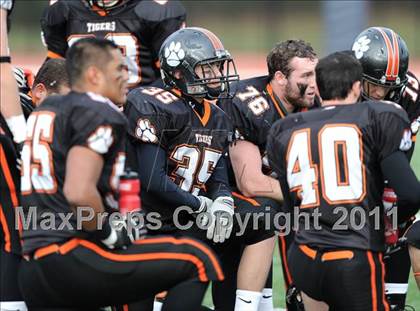 Thumbnail 1 in South Hadley vs. Putnam Vo-Tech (MIAA Division II West Final) photogallery.