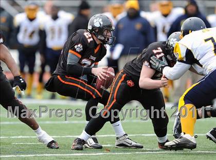 Thumbnail 1 in South Hadley vs. Putnam Vo-Tech (MIAA Division II West Final) photogallery.