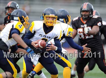 Thumbnail 1 in South Hadley vs. Putnam Vo-Tech (MIAA Division II West Final) photogallery.