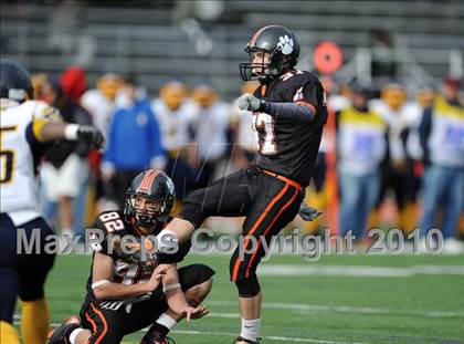 Thumbnail 2 in South Hadley vs. Putnam Vo-Tech (MIAA Division II West Final) photogallery.