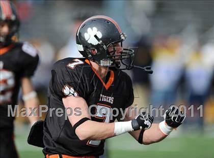 Thumbnail 2 in South Hadley vs. Putnam Vo-Tech (MIAA Division II West Final) photogallery.