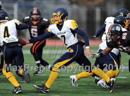 Thumbnail 3 in South Hadley vs. Putnam Vo-Tech (MIAA Division II West Final) photogallery.
