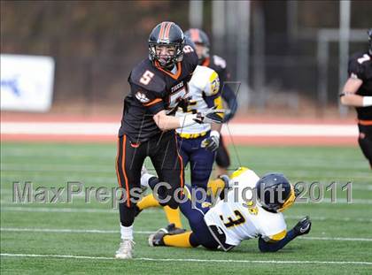 Thumbnail 2 in South Hadley vs. Putnam Vo-Tech (MIAA Division II West Final) photogallery.