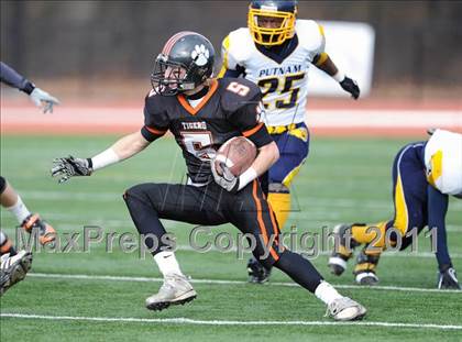 Thumbnail 1 in South Hadley vs. Putnam Vo-Tech (MIAA Division II West Final) photogallery.