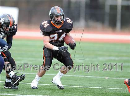 Thumbnail 3 in South Hadley vs. Putnam Vo-Tech (MIAA Division II West Final) photogallery.