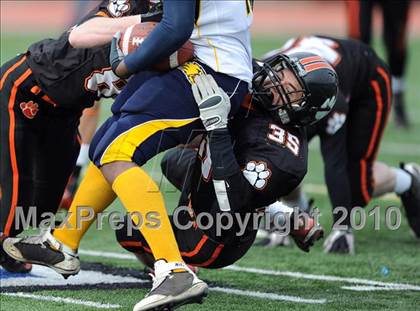 Thumbnail 1 in South Hadley vs. Putnam Vo-Tech (MIAA Division II West Final) photogallery.