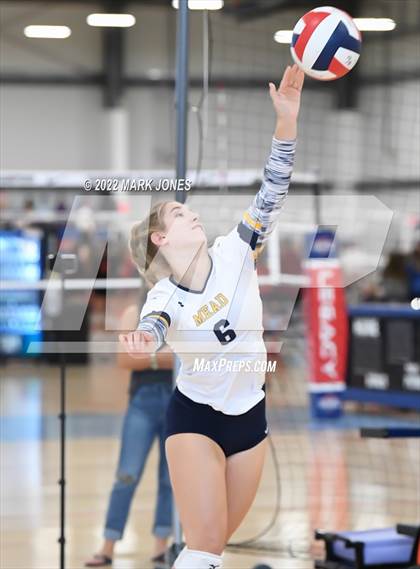 Thumbnail 3 in Bishop Gorman vs. Mead (Nike TOC Southwest) photogallery.