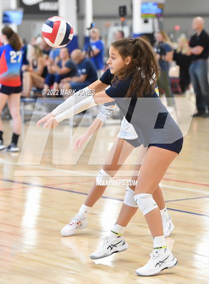 Thumbnail 1 in Bishop Gorman vs. Mead (Nike TOC Southwest) photogallery.