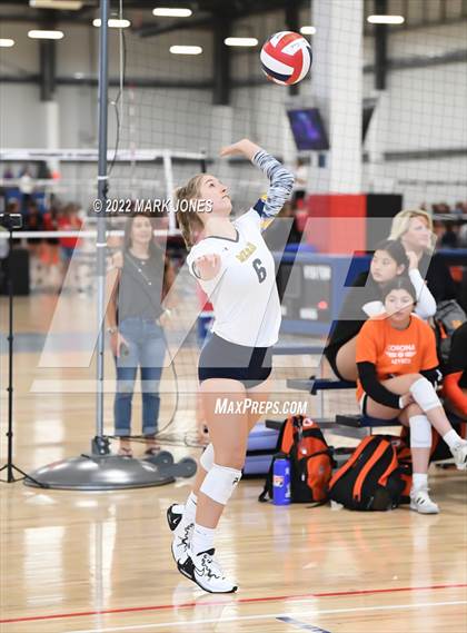 Thumbnail 3 in Bishop Gorman vs. Mead (Nike TOC Southwest) photogallery.