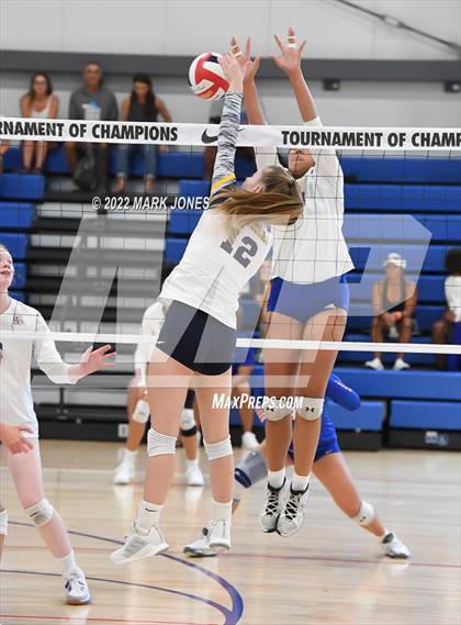 Thumbnail 1 in Bishop Gorman vs. Mead (Nike TOC Southwest) photogallery.