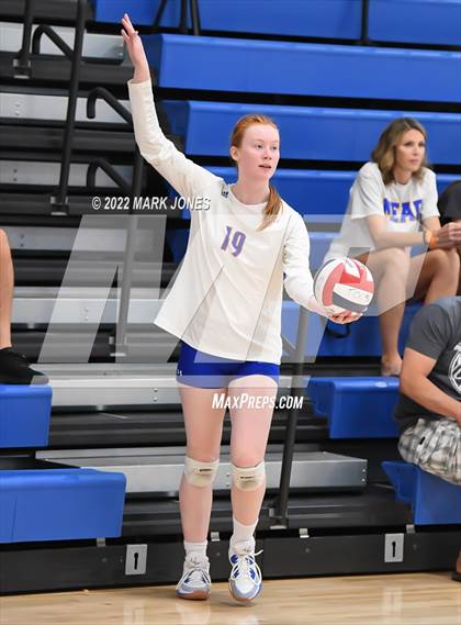 Thumbnail 3 in Bishop Gorman vs. Mead (Nike TOC Southwest) photogallery.