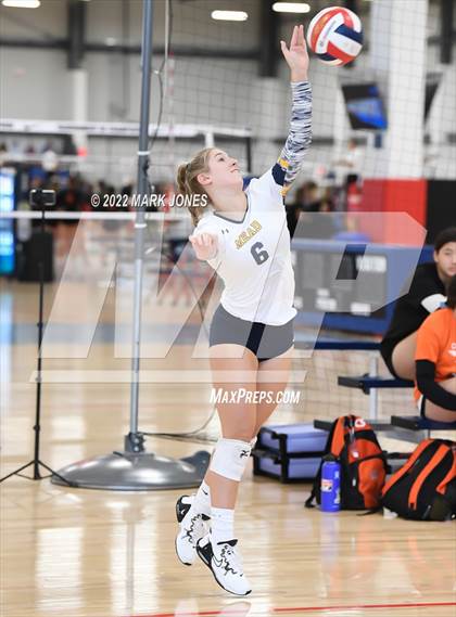 Thumbnail 1 in Bishop Gorman vs. Mead (Nike TOC Southwest) photogallery.