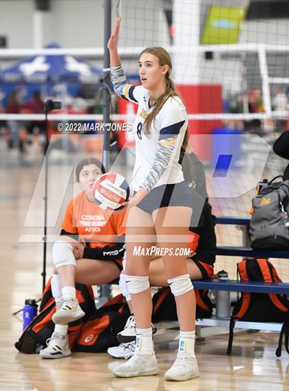 Thumbnail 3 in Bishop Gorman vs. Mead (Nike TOC Southwest) photogallery.