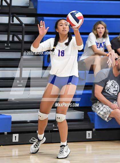 Thumbnail 3 in Bishop Gorman vs. Mead (Nike TOC Southwest) photogallery.