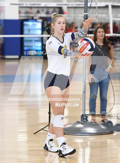 Thumbnail 2 in Bishop Gorman vs. Mead (Nike TOC Southwest) photogallery.