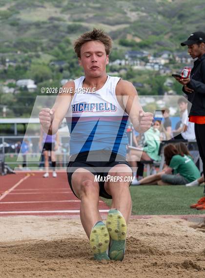 Thumbnail 2 in Phoenix Invitational photogallery.