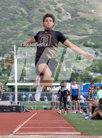 Thumbnail 3 in Phoenix Invitational photogallery.