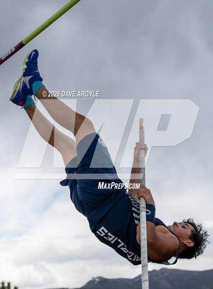Thumbnail 2 in Phoenix Invitational photogallery.